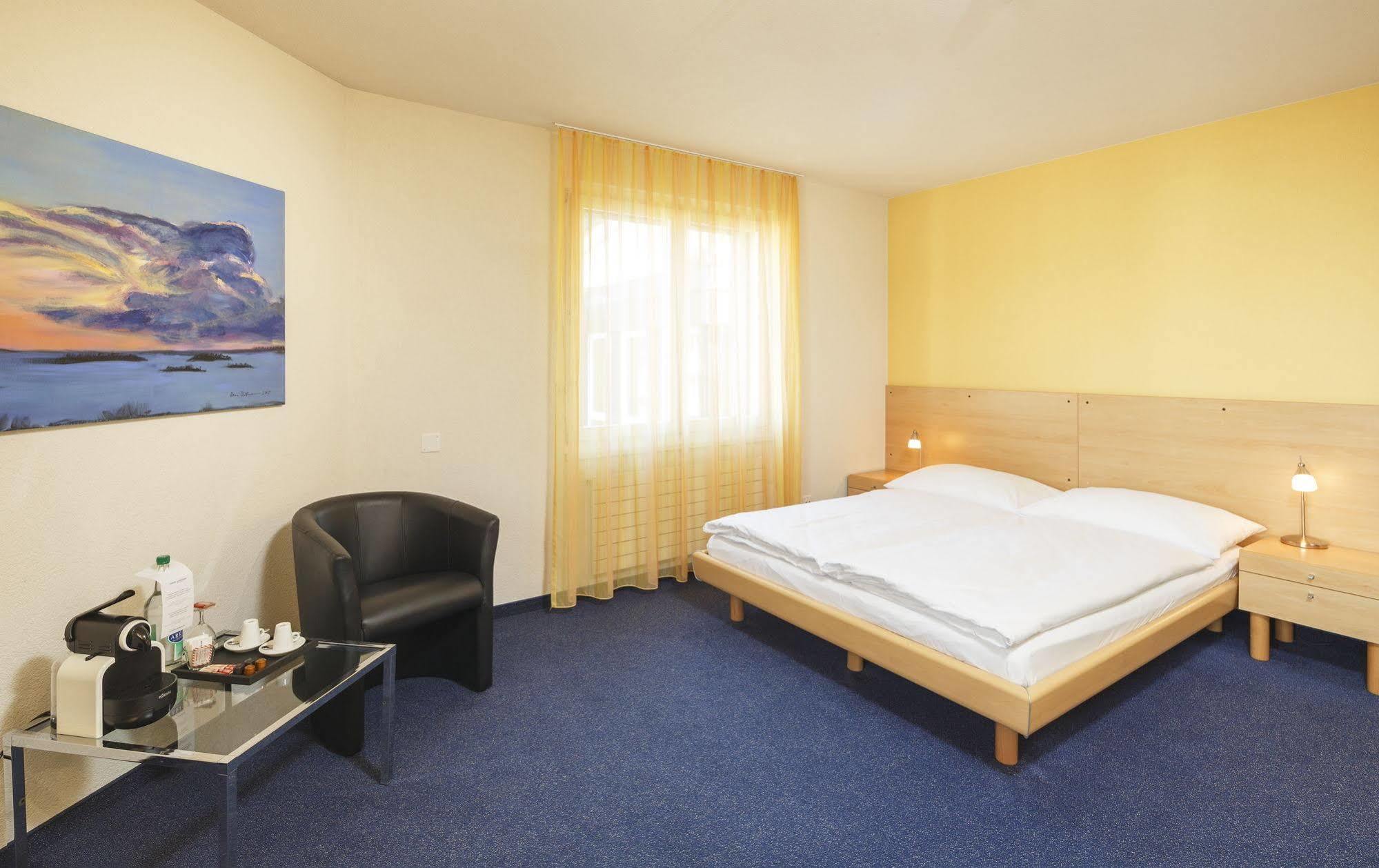 Aarehof Swiss Quality Hotel Wildegg Bagian luar foto
