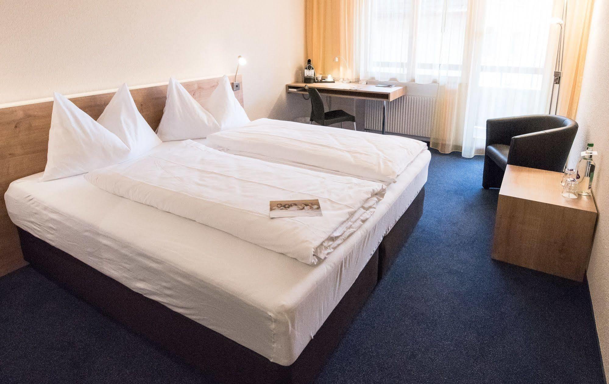 Aarehof Swiss Quality Hotel Wildegg Bagian luar foto